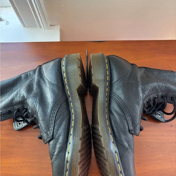 Dr. Martens Black Leather Boots size 7 - Picture 3 of 8